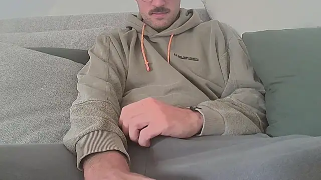 taallguyy 196 online show from 09/28/25, 08:52