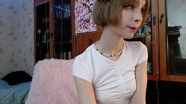 cloudgirrl online show from 02/11/25, 11:44