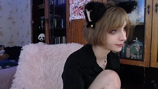 cloudgirrl online show from 02/21/25, 02:50