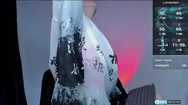 Snapshot of lnxmst chatting on 12/03/24, 04:03 lnxmst online show from 12/03/24, 04:03