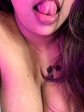 Snapshot of wildestcouplee chatting on 11/16/25, 07:41 wildestcouplee online show from 11/16/25, 07:41