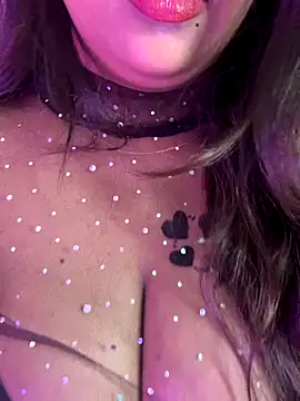 Snapshot of wildestcouplee chatting on 11/28/25, 11:46 wildestcouplee online show from 11/28/25, 11:46