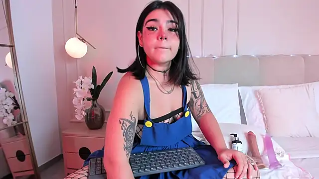 DakkotaBluee online show from 01/15/25, 05:26