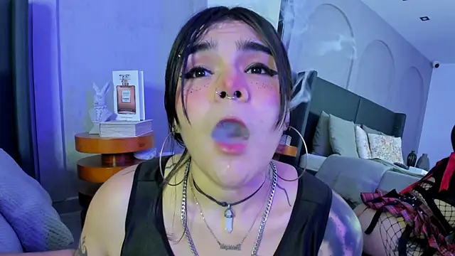 DakkotaBluee online show from 02/11/25, 04:56