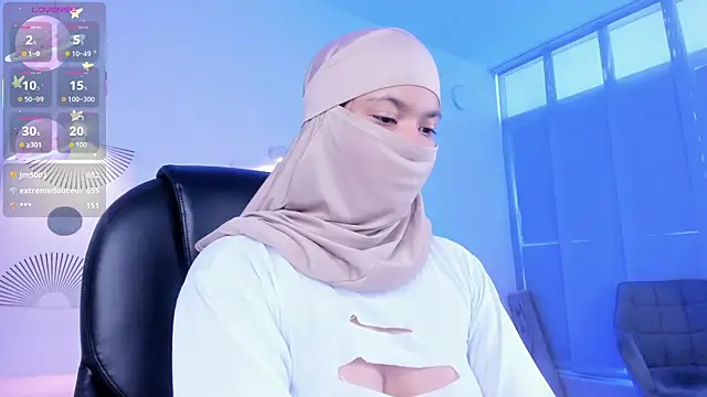 saray halam online show from 11/23/25, 01:22