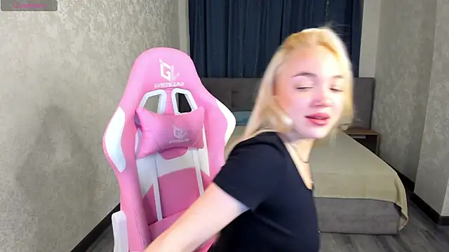 Christy Little online show from 02/10/25, 01:24