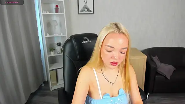 Christy Little online show from 03/05/25, 07:38