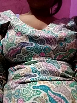 Snapshot of Shivani_Tivari chatting on 01/14/25, 05:45 Shivani Tivari online show from 01/14/25, 05:45