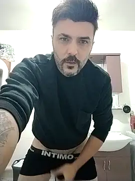 Snapshot of hot_man_eray chatting on 11/02/25, 03:47 hot man eray online show from 11/02/25, 03:47