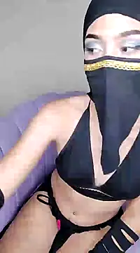 Snapshot of Aaliyah_Salma chatting on 01/10/25, 10:46 Aaliyah Salma online show from 01/10/25, 10:46