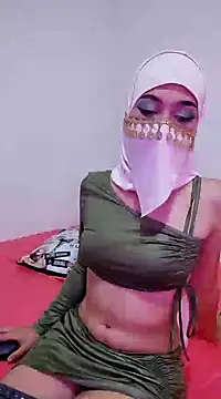 Snapshot of Aaliyah_Salma chatting on 01/31/25, 10:31 Aaliyah Salma online show from 01/31/25, 10:31