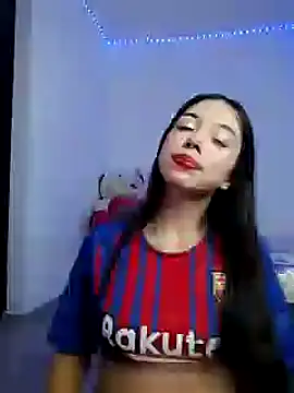 Snapshot of Aaliyah_Salma chatting on 03/07/25, 04:24 Aaliyah Salma online show from 03/07/25, 04:24