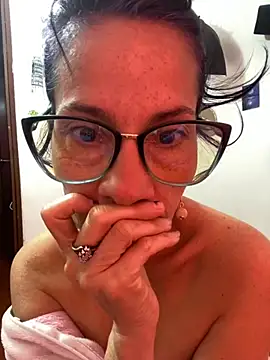 Snapshot of Goddess-Love- chatting on 11/20/25, 11:21 Goddess-Love- online show from 11/20/25, 11:21