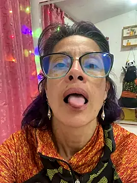 Snapshot of Goddess-Love- chatting on 12/13/25, 11:54 Goddess-Love- online show from 12/13/25, 11:54