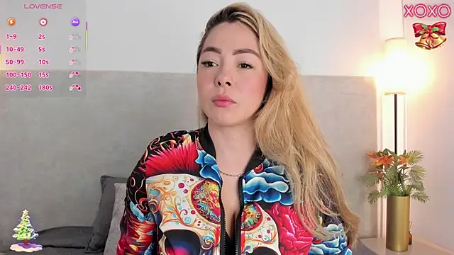 Snapshot of Saori_newman chatting on 12/20/25, 12:01 Saori newman online show from 12/20/25, 12:01