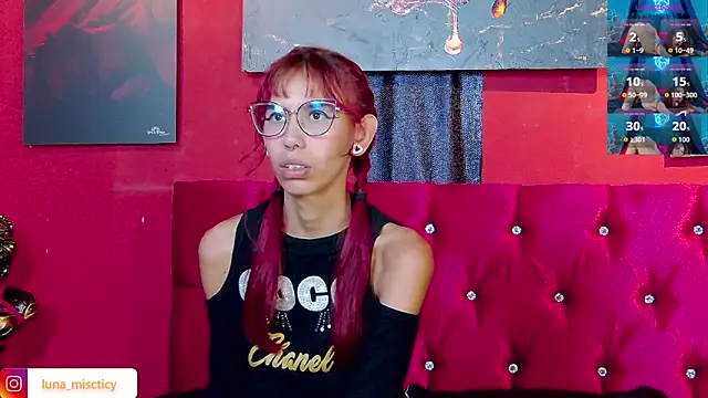 Snapshot of Lunamistyc chatting on 11/14/25, 07:34 Lunamistyc online show from 11/14/25, 07:34