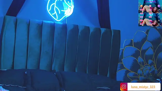 Snapshot of Lunamistyc chatting on 11/28/25, 07:49 Lunamistyc online show from 11/28/25, 07:49