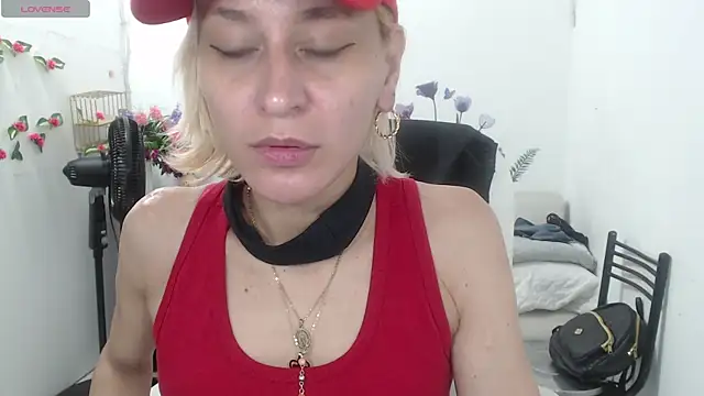 ariana crazzy online show from 01/22/25, 04:55