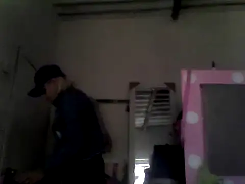 ariana crazzy online show from 02/19/25, 09:14