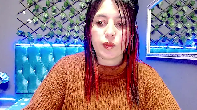 IVY FOX online show from 12/10/24, 04:56