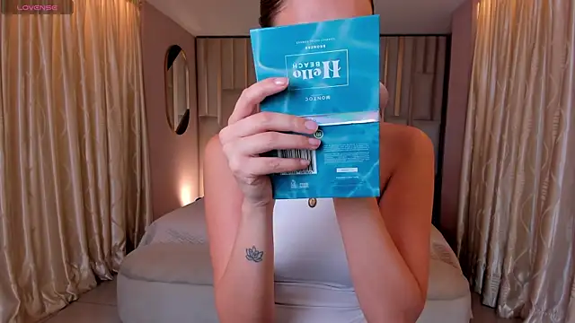 Snapshot of KaiaFerreira chatting on 11/09/25, 12:47 KaiaFerreira online show from 11/09/25, 12:47