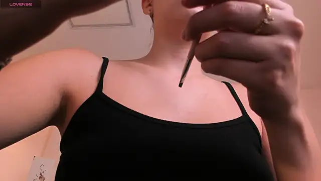 Snapshot of KaiaFerreira chatting on 11/19/25, 10:48 KaiaFerreira online show from 11/19/25, 10:48