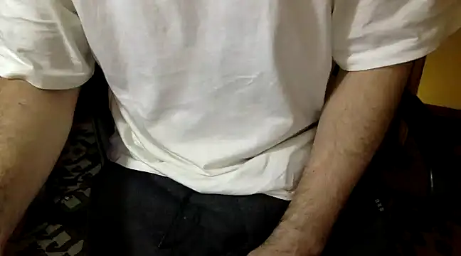 Snapshot of Leo-Cock chatting on 12/02/24, 10:23 Leo-Cock online show from 12/02/24, 10:23