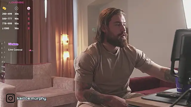 Snapshot of Karlos_Ripped_ chatting on 09/23/25, 12:19 Karlos Ripped online show from 09/23/25, 12:19