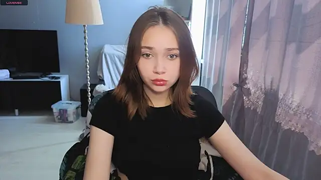 Snapshot of SweetLinaa chatting on 06/06/26, 07:57 SweetLinaa online show from 06/06/26, 07:57