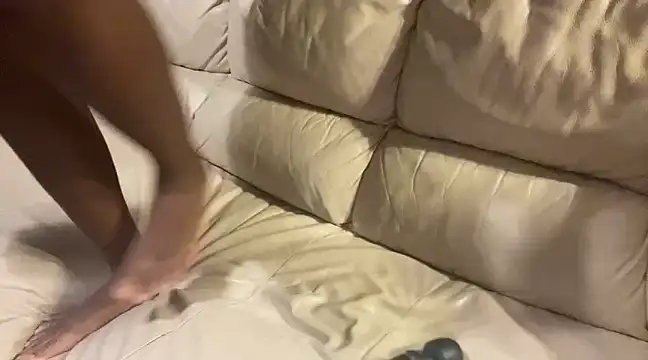 Snapshot of iveedie017 chatting on 12/09/24, 09:05 iveedie017 online show from 12/09/24, 09:05