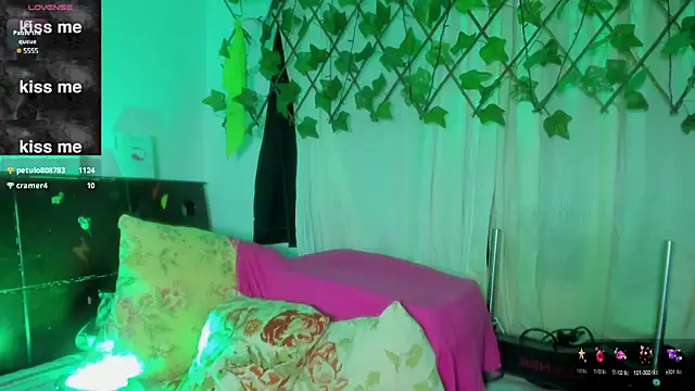 Snapshot of sussan_miller_ chatting on 03/11/25, 02:40 sussan miller online show from 03/11/25, 02:40