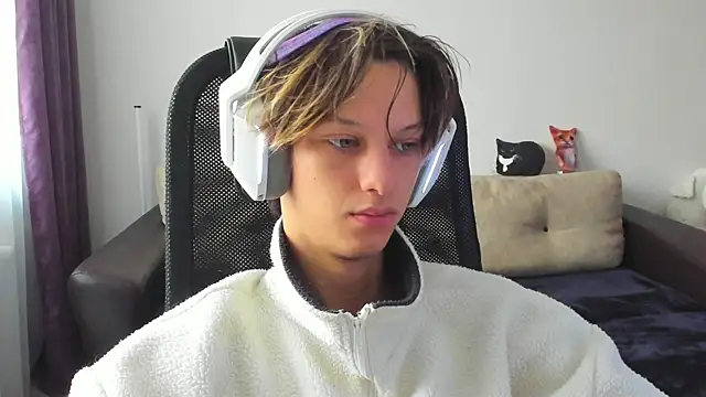 Ostin meow online show from 10/06/25, 03:26