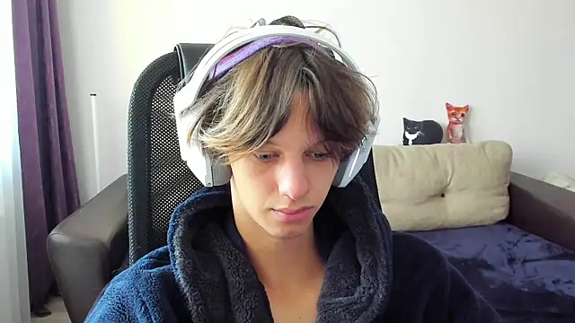 Ostin meow online show from 10/19/25, 08:37