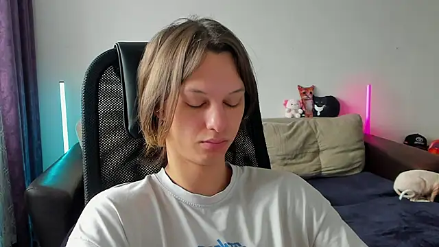 Ostin meow online show from 05/07/26, 05:24