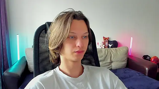 Ostin meow online show from 05/10/26, 07:24