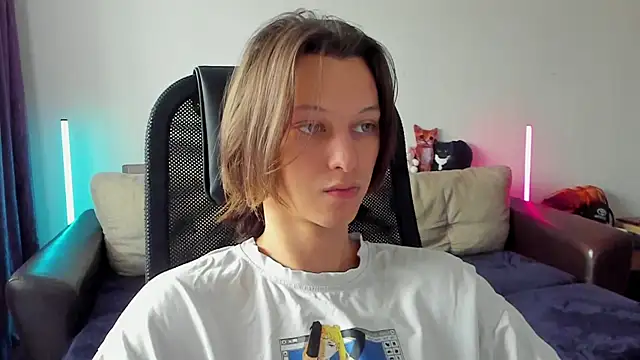 Ostin meow online show from 05/12/26, 08:22
