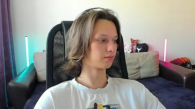 Ostin meow online show from 05/15/26, 03:46