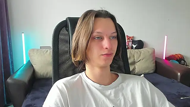 Ostin meow online show from 05/17/26, 08:55
