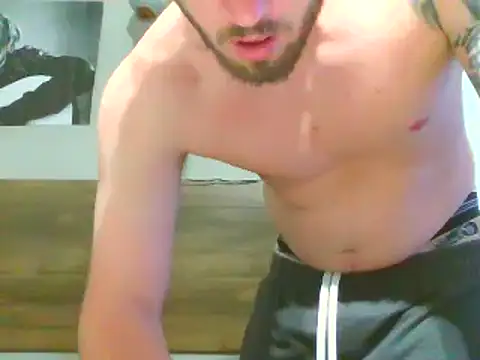 Snapshot of rickyslick123 chatting on 11/01/25, 09:33 rickyslick123 online show from 11/01/25, 09:33