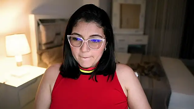 Snapshot of Camilaa_bueno chatting on 10/07/25, 03:04 Camilaa bueno online show from 10/07/25, 03:04