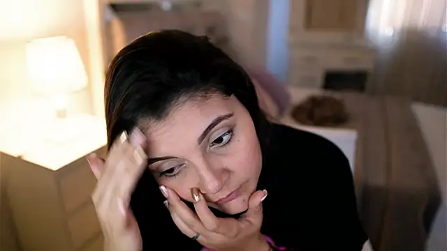 Snapshot of Camilaa_bueno chatting on 10/08/25, 08:28 Camilaa bueno online show from 10/08/25, 08:28