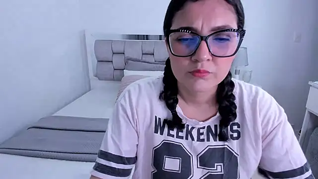 Camilaa bueno online show from 06/06/26, 11:53