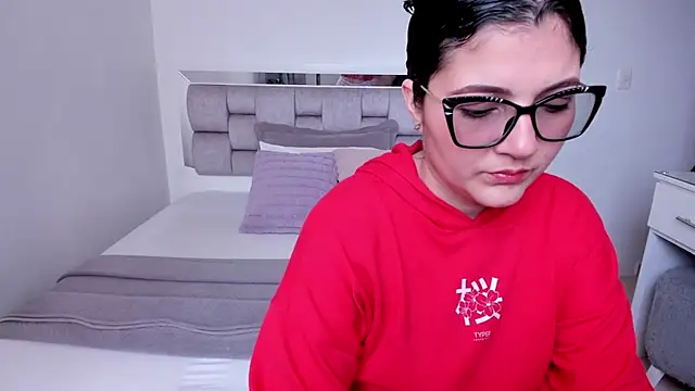 Camilaa bueno online show from 06/14/26, 07:27
