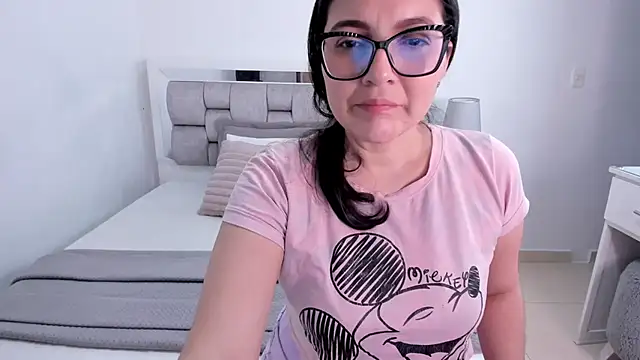 Camilaa bueno online show from 07/01/26, 12:45