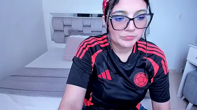 Camilaa bueno online show from 07/03/26, 08:37