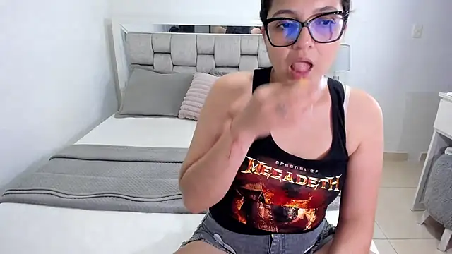 Camilaa bueno online show from 07/29/26, 03:15