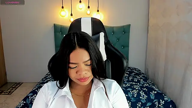 Any topless online show from 01/14/25, 12:03