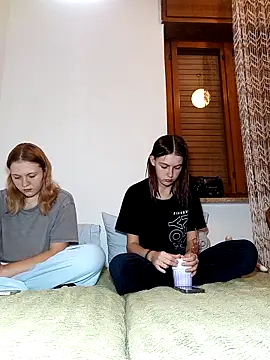 ella grays online show from 10/16/25, 06:20