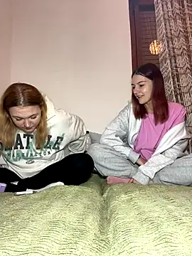 ella grays online show from 10/20/25, 06:08