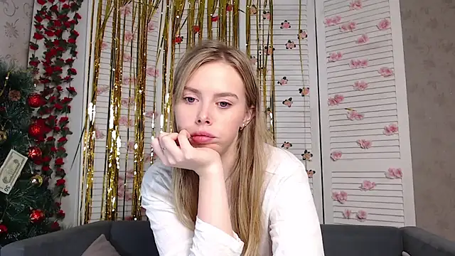Snapshot of sofiaa_here chatting on 12/17/25, 12:16 sofiaa here online show from 12/17/25, 12:16